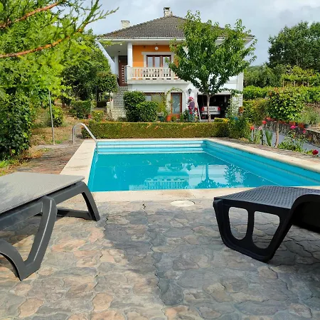 Villa Con Piscina Y Parque Infantil En Panton, Ribeira Sacra, Galicia * Pantón